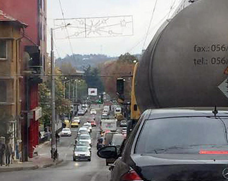 ВиК авария задръсти центъра на Хасково, пускат автобуси вместо тролеи 