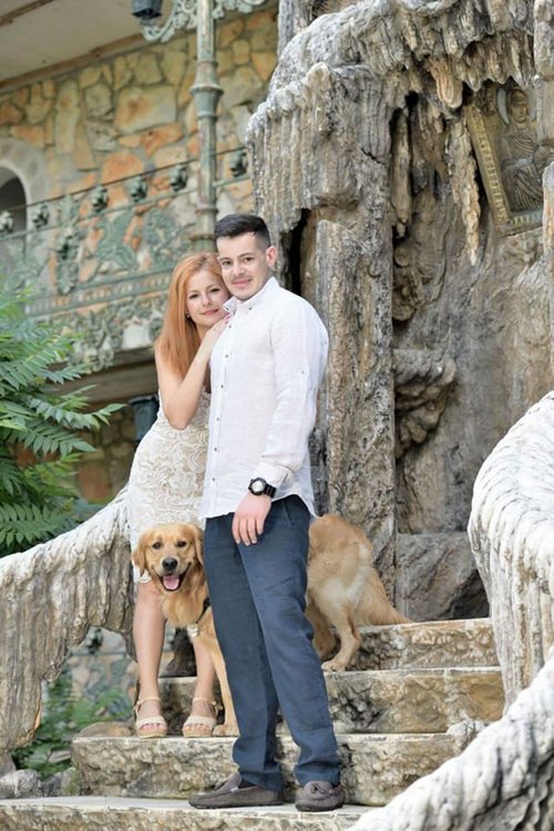 Млaдоженци събраха средства за бездомни кучета в Хасково от парите за букети