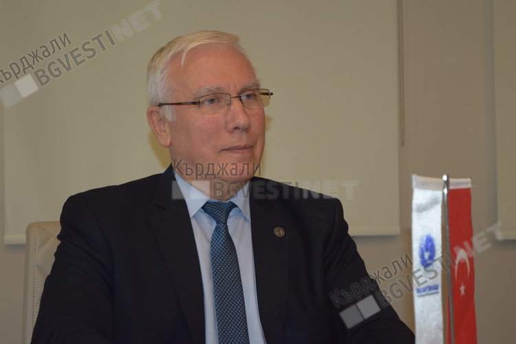 Аднан Сьозери