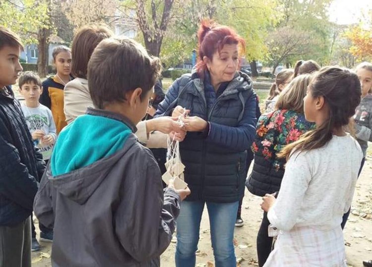 "Шарена есен" развълнува ученици и учители