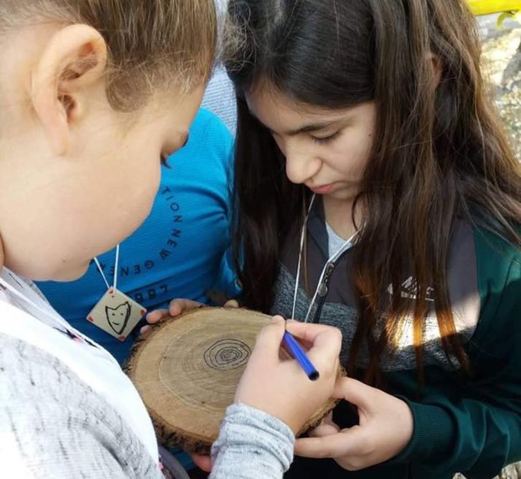 "Шарена есен" развълнува ученици и учители
