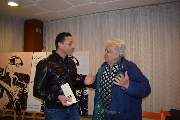 Тодор Мухтаров чукна деветдесет, почете го Кърджали и кмета