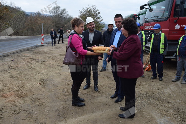 Никола Чанев и Сабихан Мехмед направиха първа копка на възстановяването на дига на Крумовица