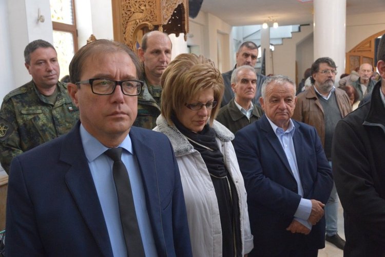 Архиерейска света литургия в Асеновград за Архангеловден (Снимки)