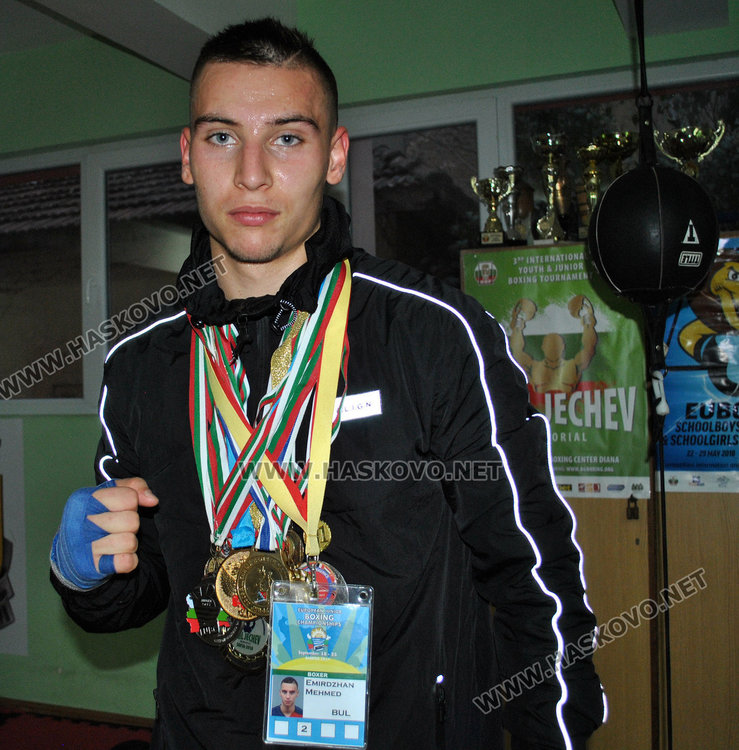 Слюдата влезе в затвора. Боксьори: Без тренера школата в Хасково запада