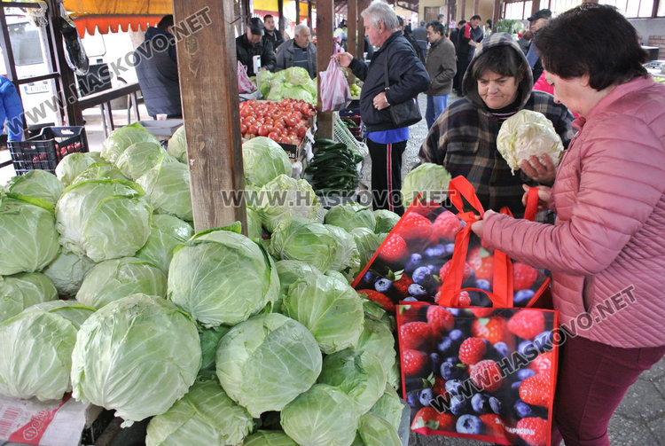 Зелето превзе пазара в Хасково след Архангеловден