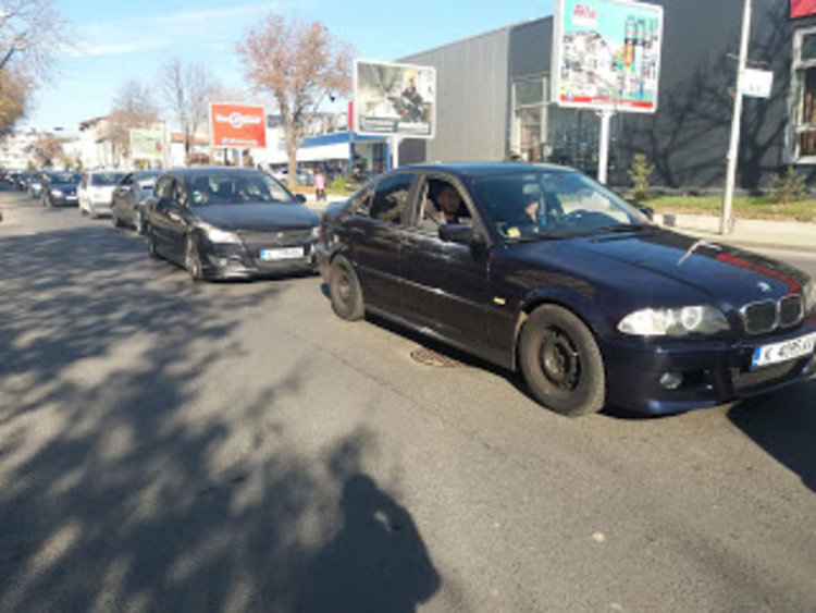 В Кърджали над 200 автомобили се включиха в шествие срещу скъпите горива