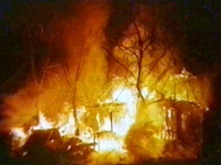 Пожар изпепели пристройка към производствен цех в Момчилград