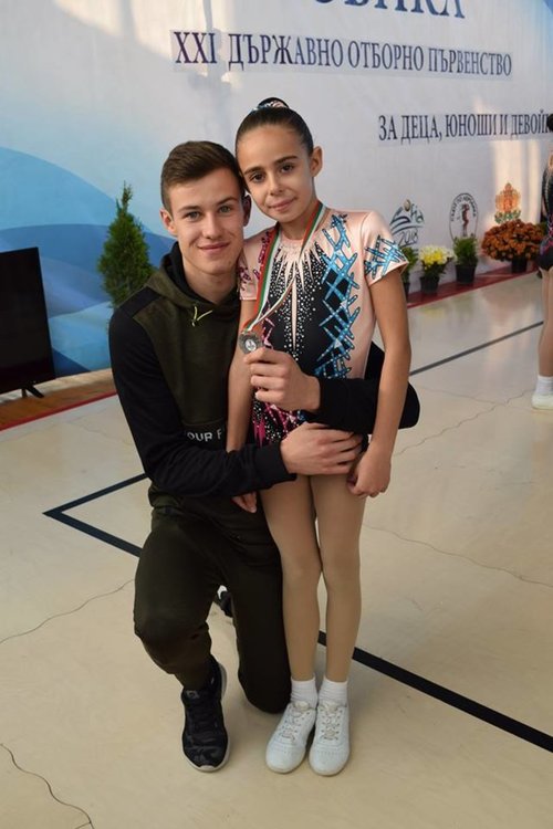 20 медала и купи идват в Хасково от Държавното по аеробика