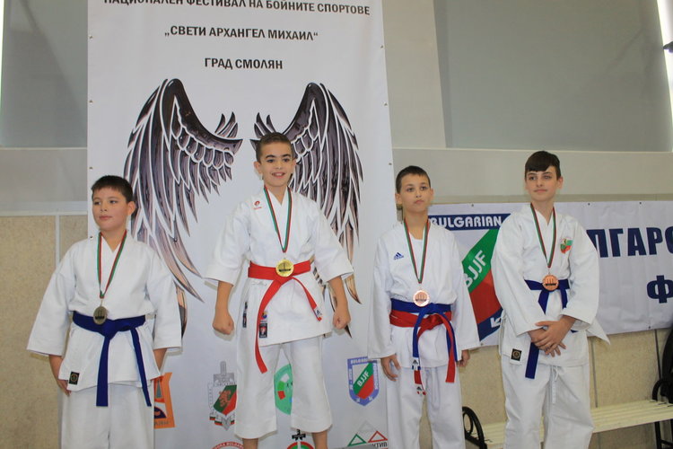 Нашите каратисти с пълна кошница медали 