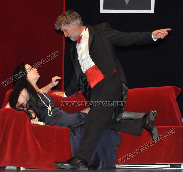 Иван Савов поставя за първи път у нас „Паола и лъвовете“ в Хасково