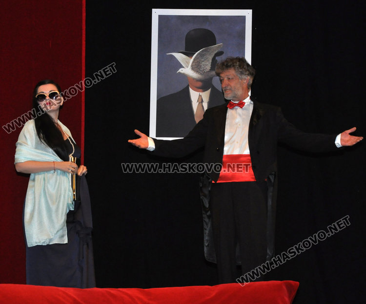 Иван Савов поставя за първи път у нас „Паола и лъвовете“ в Хасково