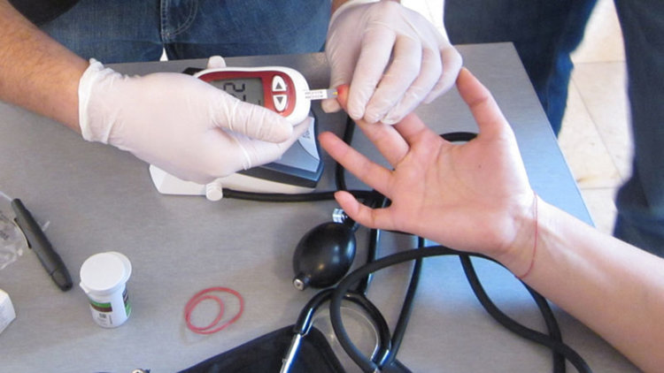 40 души премериха безплатно кръвната си захар В Кърджали, трима над нормата