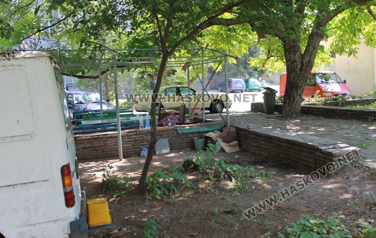 След като обитателите на съоражението са обещали да го премахнат 