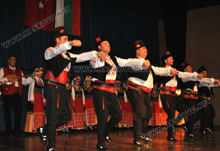 Ансамбъл „Китна Тракия“ с концерт в Тракийския университет в Одрин