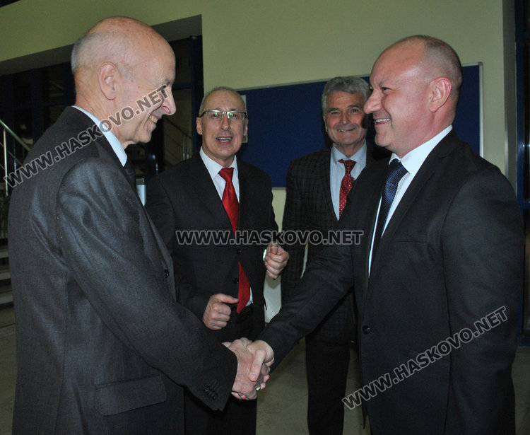 Ансамбъл „Китна Тракия“ с концерт в Тракийския университет в Одрин