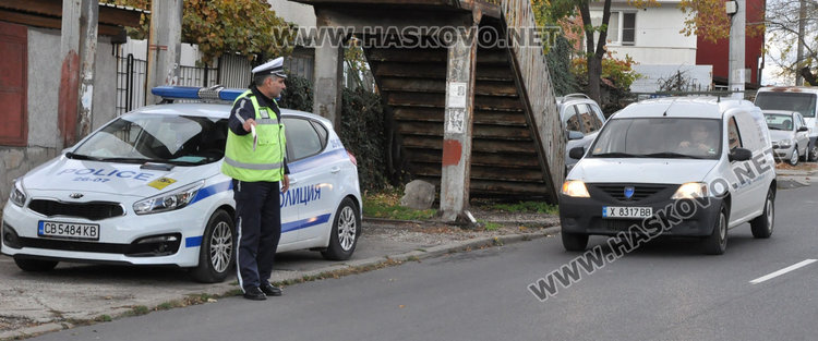 Проверяват гумите на автомобилите от днес, грайферът трябва да е поне 4 мм
