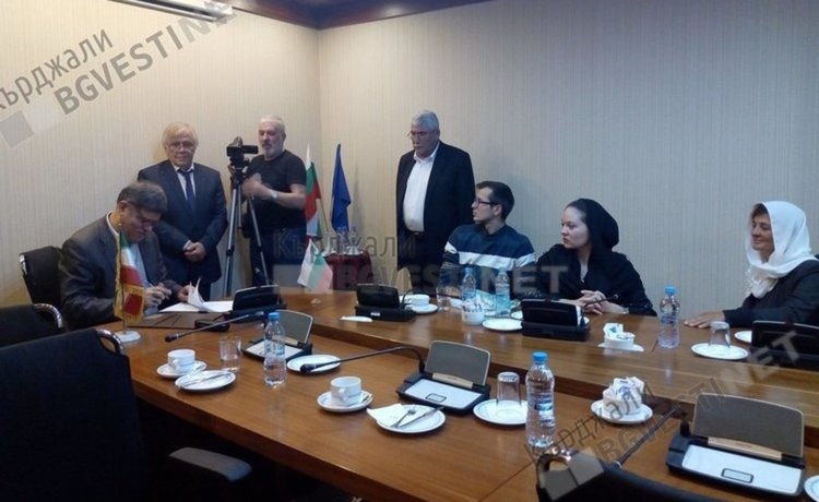 Създават Българо-ирански център за развитие на производството на шафран и шафранови продукти