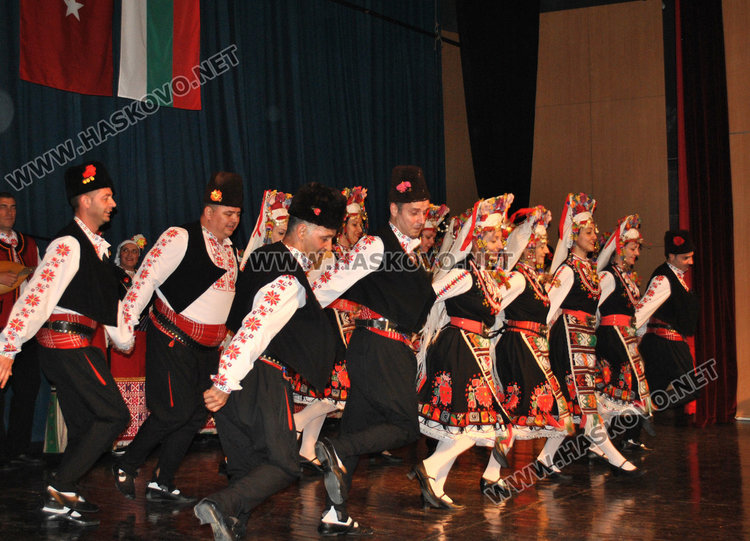 Ансамбъл „Китна Тракия“ с концерт в Тракийския университет в Одрин