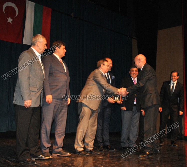 Ансамбъл „Китна Тракия“ с концерт в Тракийския университет в Одрин