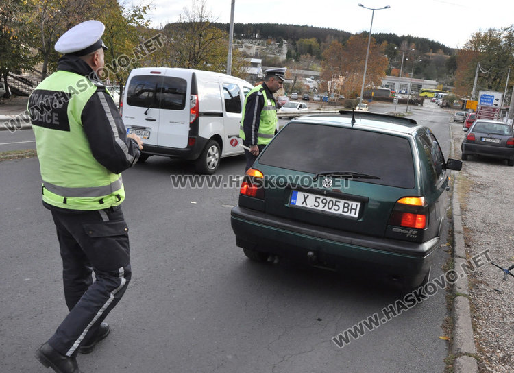 Проверяват гумите на автомобилите от днес, грайферът трябва да е поне 4 мм