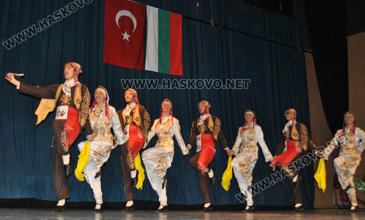 Ансамбъл „Китна Тракия“ с концерт в Тракийския университет в Одрин