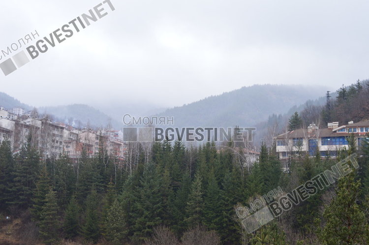 Облаци, северен вятър и кратки превалявания в четвъртък