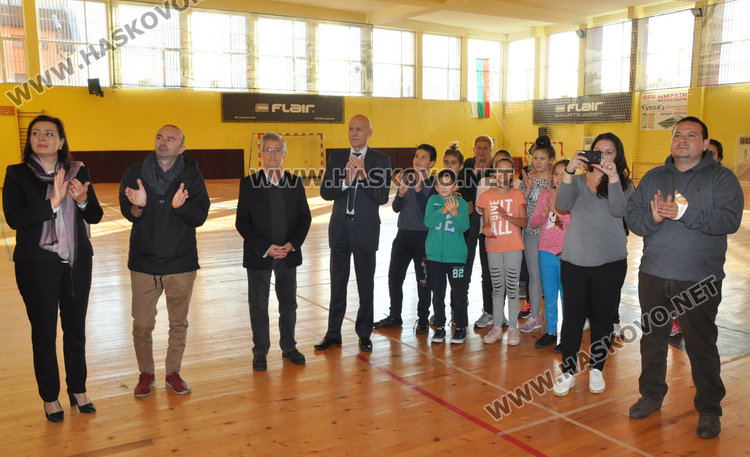 Хандбалната зала вече носи името на легендата Вълчо Даскалов