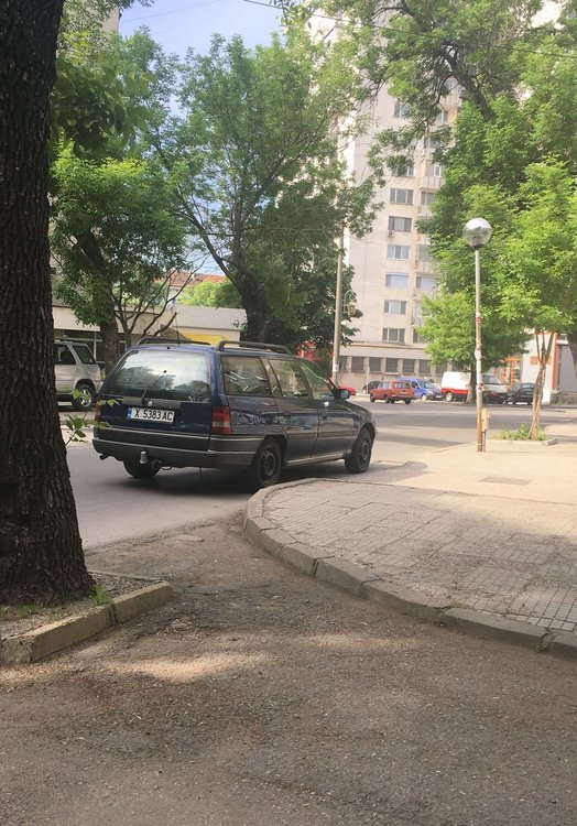 Изключително безочливо паркиране в Димитровград