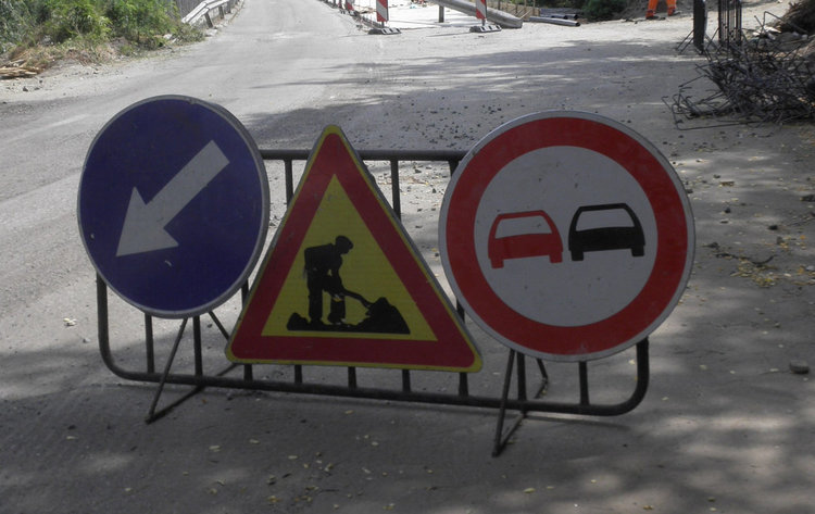 Спират трафика Хвойна – Чепеларе до края на месеца за по час на ден