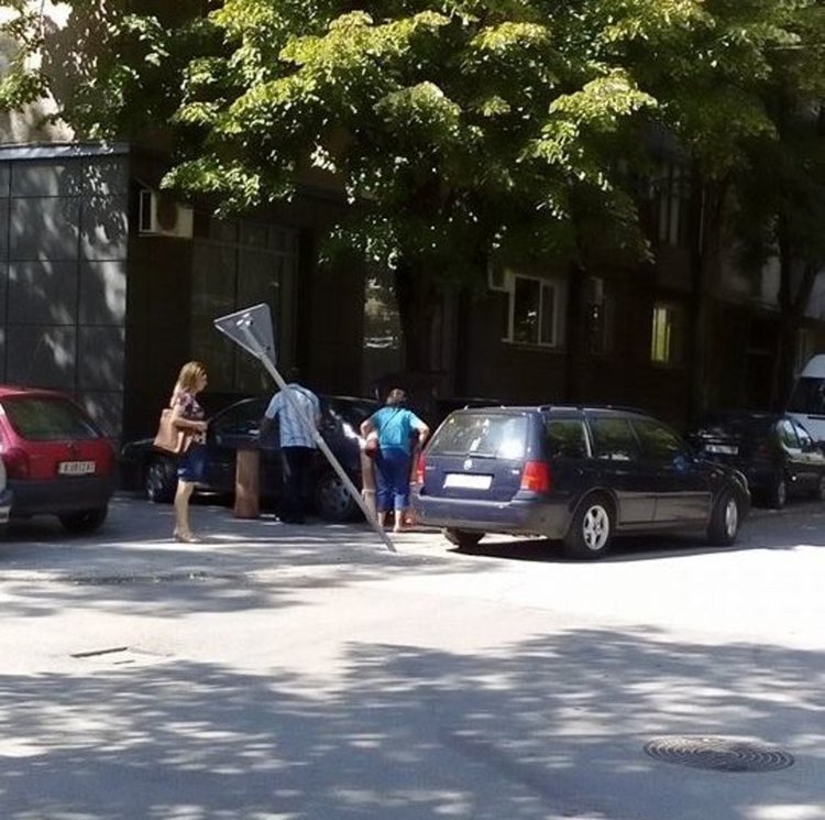 Изключително безочливо паркиране в Димитровград