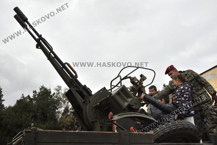 Хасковското поделение отвори врати за празника на Сухопътните войски