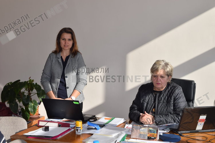 Езиковата гимназия „ В  търсене на значимите“  по   проект на ЦОИДУЕМ