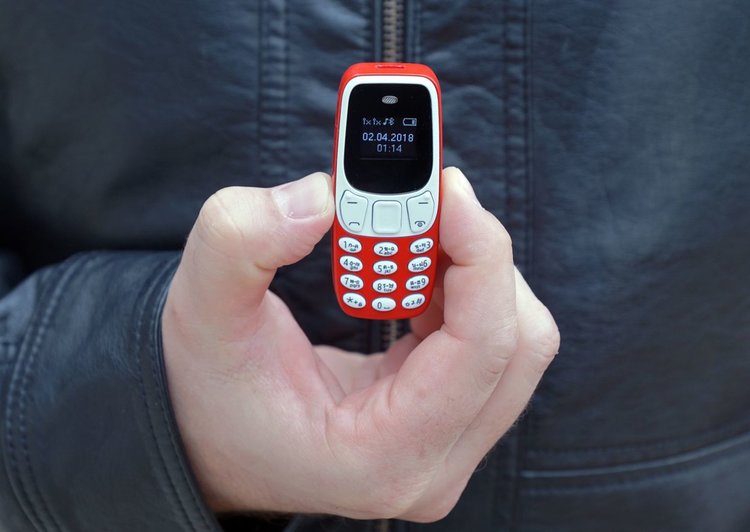  Tiny star mini. Да, телефон е