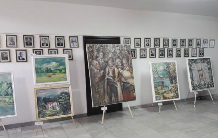 Вълчо Камбуров подреди картини, рисувани през половинвековния му творчески път