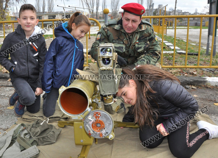 Хасковското поделение отвори врати за празника на Сухопътните войски