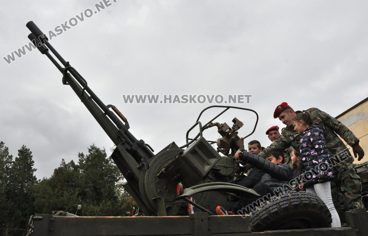 Хасковското поделение отвори врати за празника на Сухопътните войски