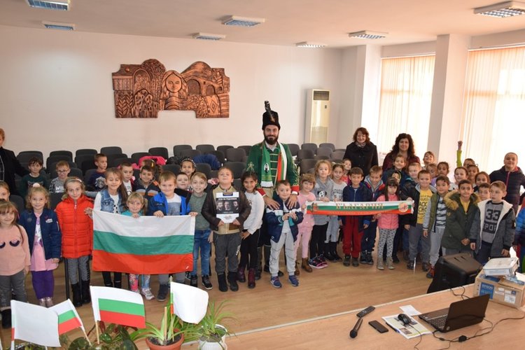 „Урок по родолюбие“ с Левски и Ботев се проведе пред учениците в Ардино
