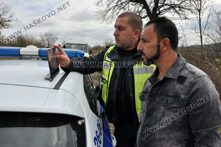 Мерцедес се разби в бус, тръгнал да прави забранен завой