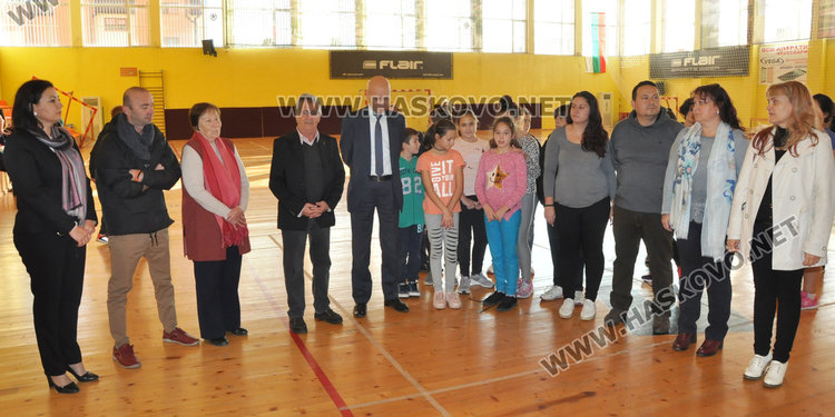 Хандбалната зала вече носи името на легендата Вълчо Даскалов