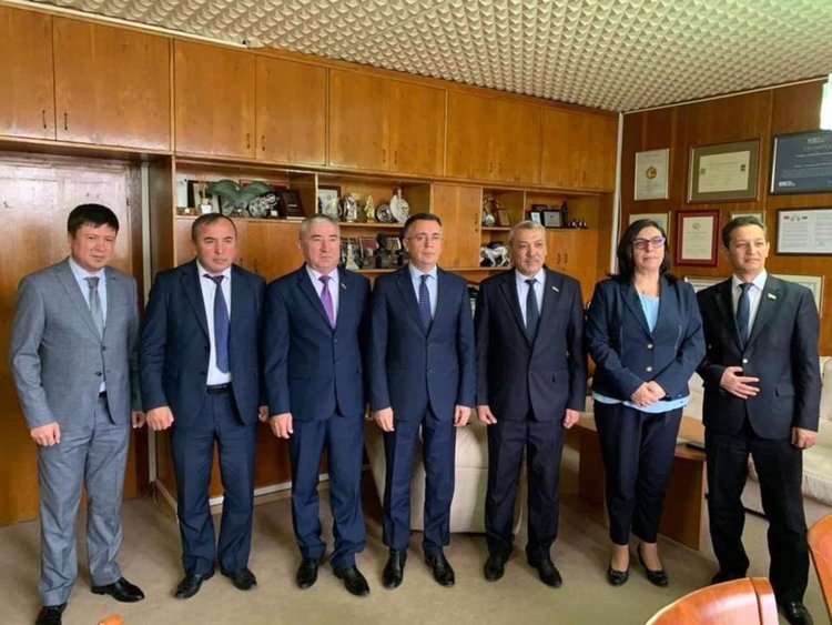 Кметът Хасан Азис посрещна делегация от Узбекистан, придружаваше я народният представител Адлен Шефкед