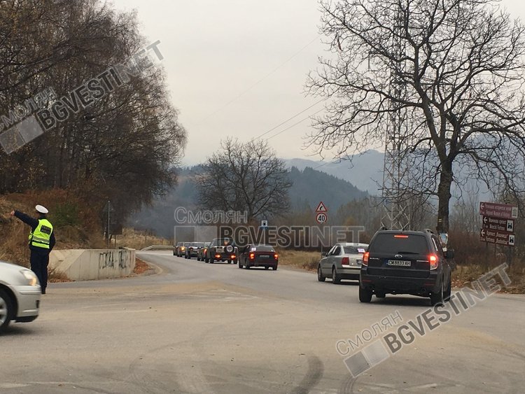 Блокираха центъра на Смолян, около 1000 души в автоколона протестираха срещу цените на горивата