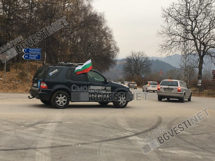 Блокираха центъра на Смолян, около 1000 души в автоколона протестираха срещу цените на горивата