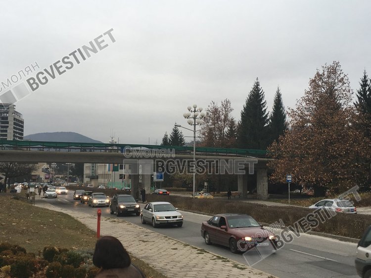 Блокираха центъра на Смолян, около 1000 души в автоколона протестираха срещу цените на горивата