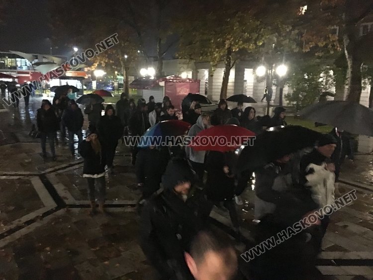 Димитровградчани протестираха – въпреки дъжда блокираха два булеварда