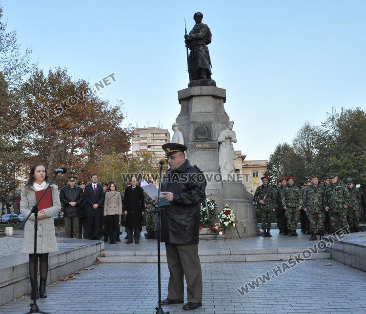 Армията отбеляза празника на сухопътните войски със спектакъл с оръжие