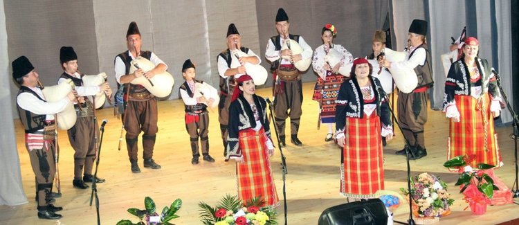 С голям концерт читалище "Христо Ботев" в Смолян почете видни юбиляри