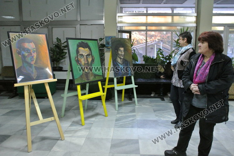 Даниел Русев подреди непоказвани досега платна  от акварел до пастел в Младежкия 