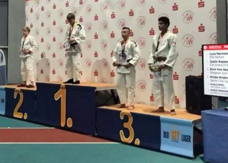 24 медала за джудистите на Хасково от три състезания в Сливен, Русе и Франкфурт