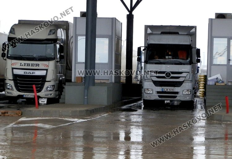 40 хил. контрабандни цигари иззети от автобус на Капитан Андреево